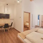 佐拉斯度班酒店 3*