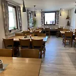 Landgasthaus Zollerstuben 3*
