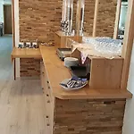 Landgasthaus Zollerstuben Vendégház 3*