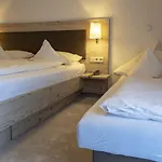 佐拉斯度班酒店 贝曼廷根