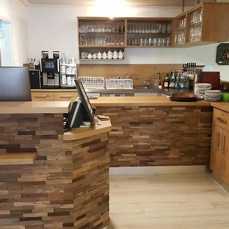 Landgasthaus Zollerstuben 3*