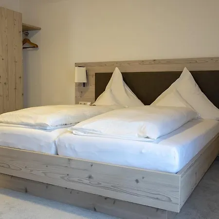 Landgasthaus Zollerstuben 3*