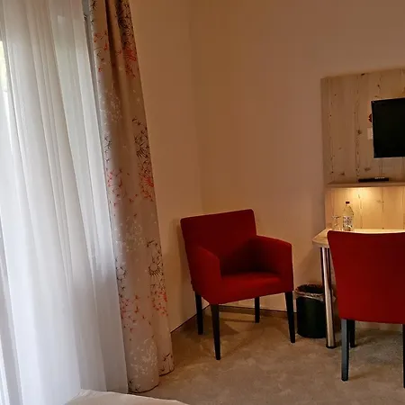 Landgasthaus Zollerstuben Pensión 3*