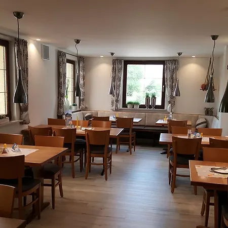 Pensión Landgasthaus Zollerstuben 3*